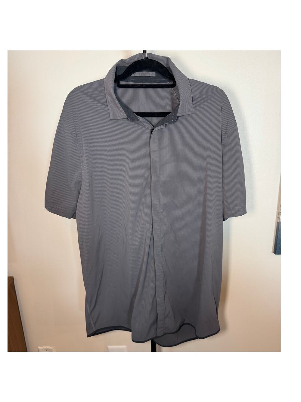 Lululemon Gray Men's Short Sleeve Button Down